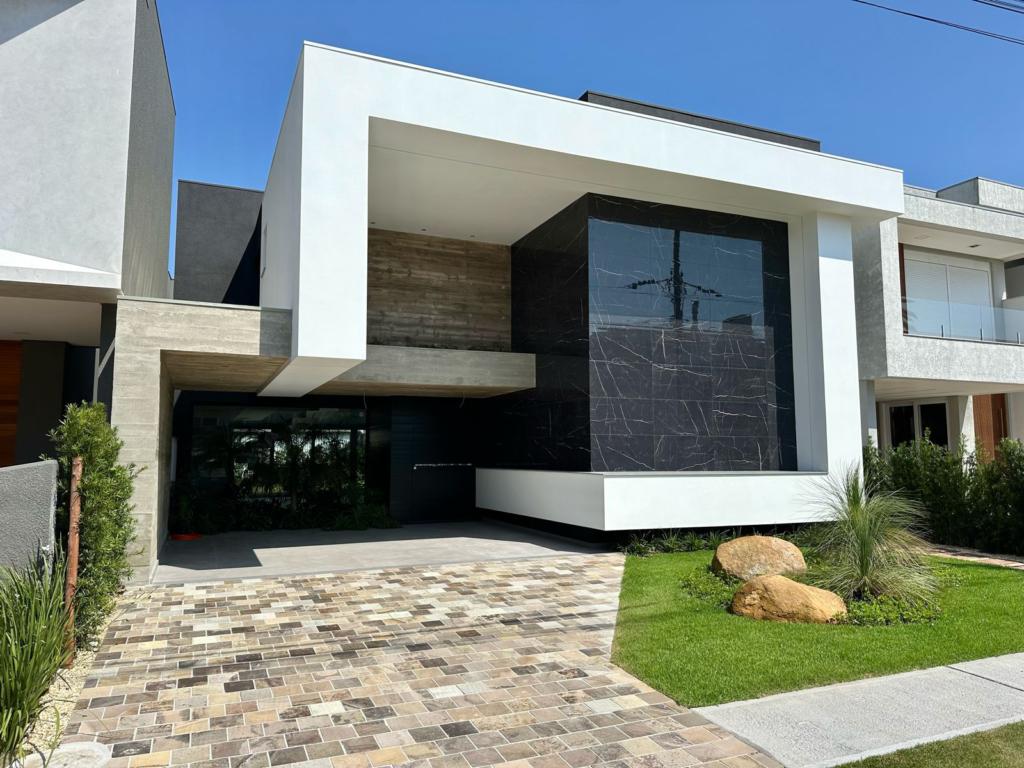 Casa em Condominio 5 Dormitórios