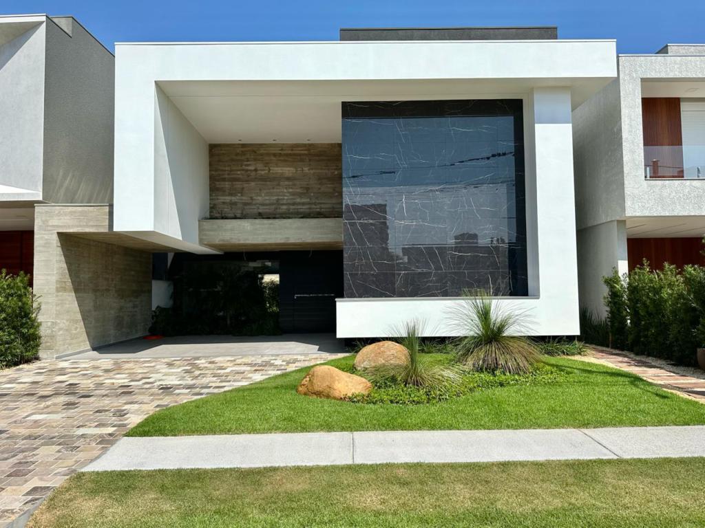 Sobrado 5 Dormitórios