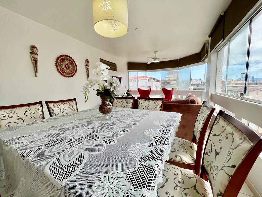 Apartamento 3 Dormitórios
