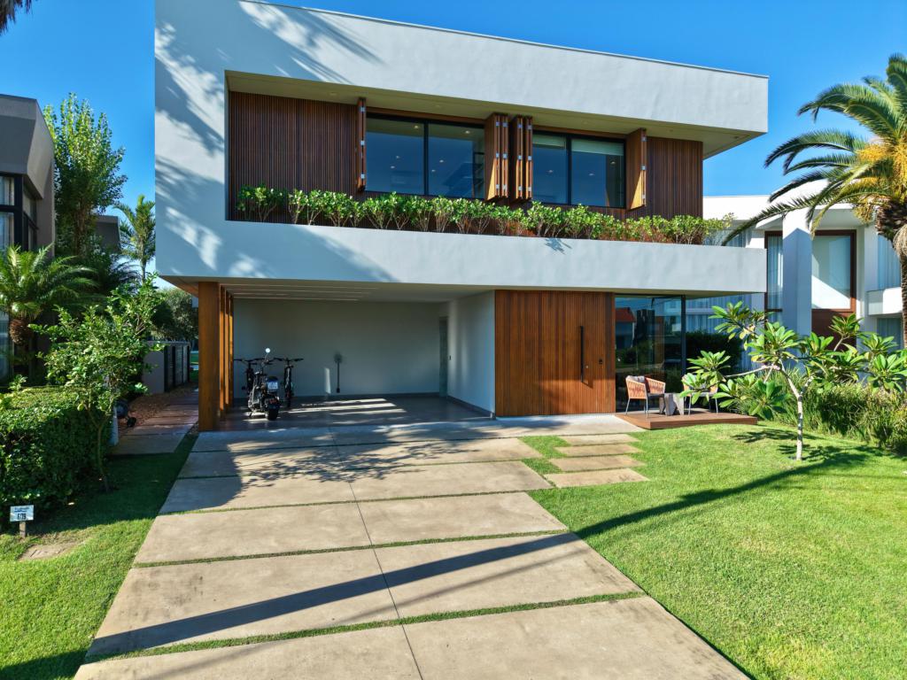 Casa em Condominio 5 Dormitórios
