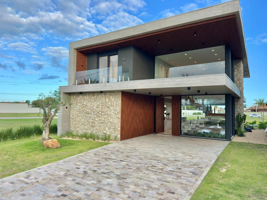 Casa em Condominio 5 Dormitórios