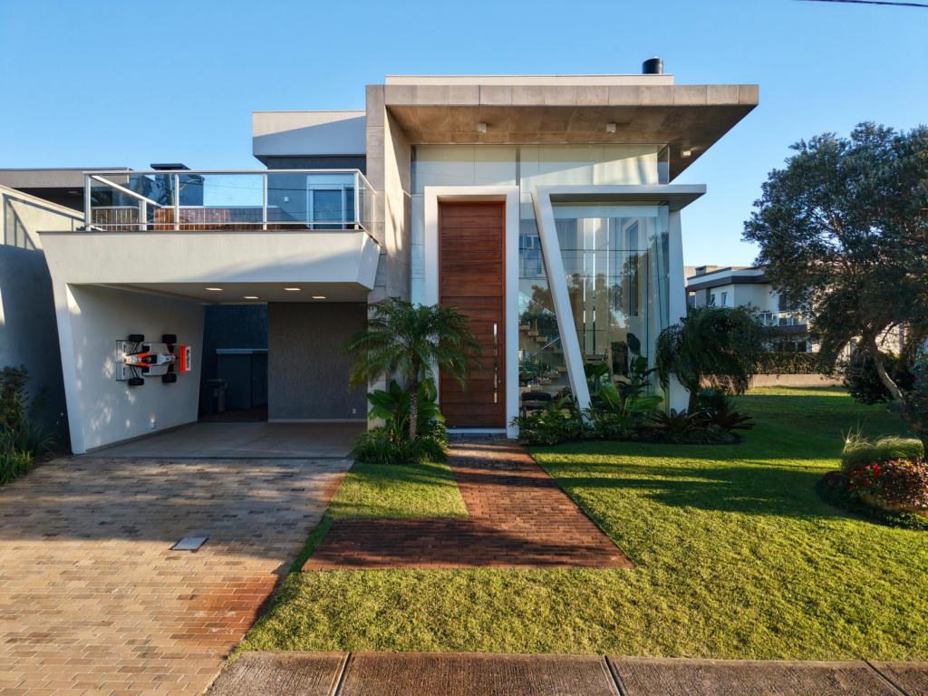 Casa em Condominio 4 Dormitórios