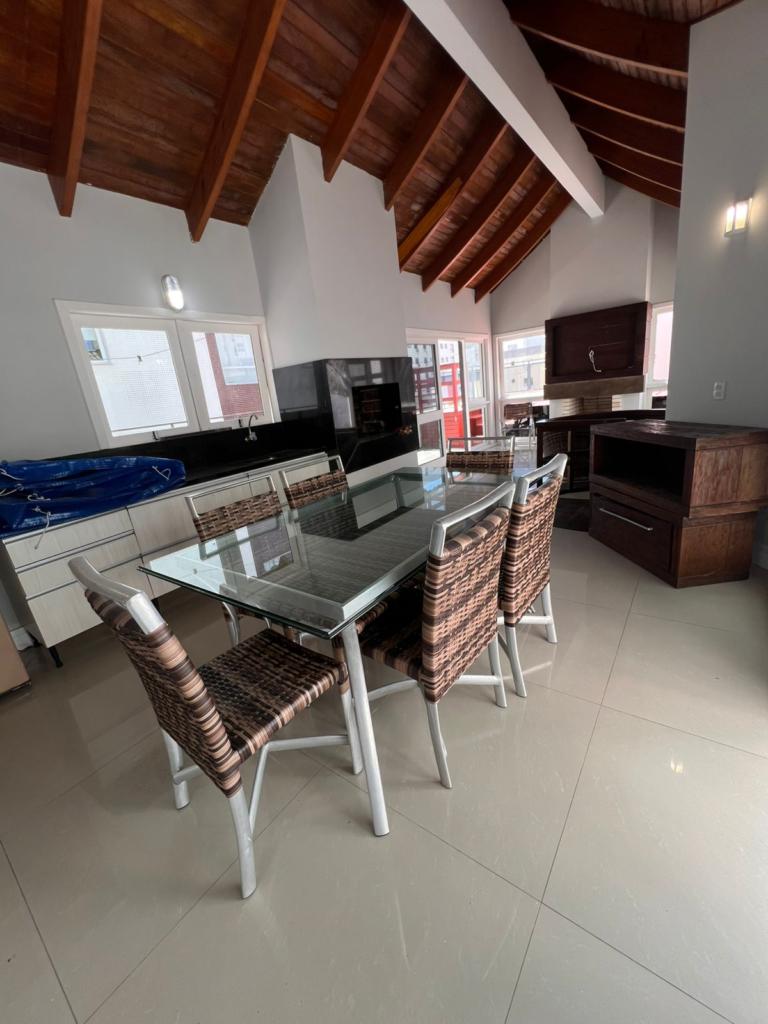 Apartamento 3 Dormitórios