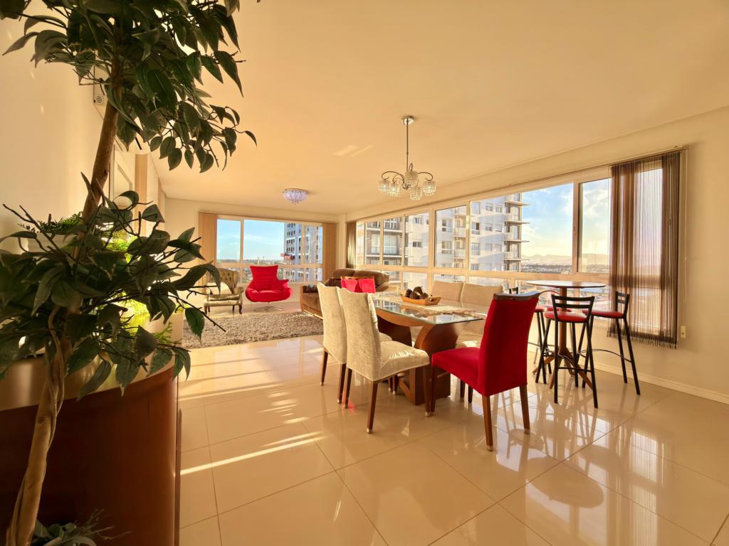 Apartamento 3 Dormitórios