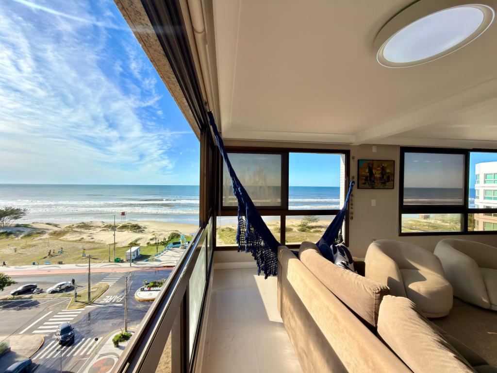 Apartamento 4Dormitórios dependência