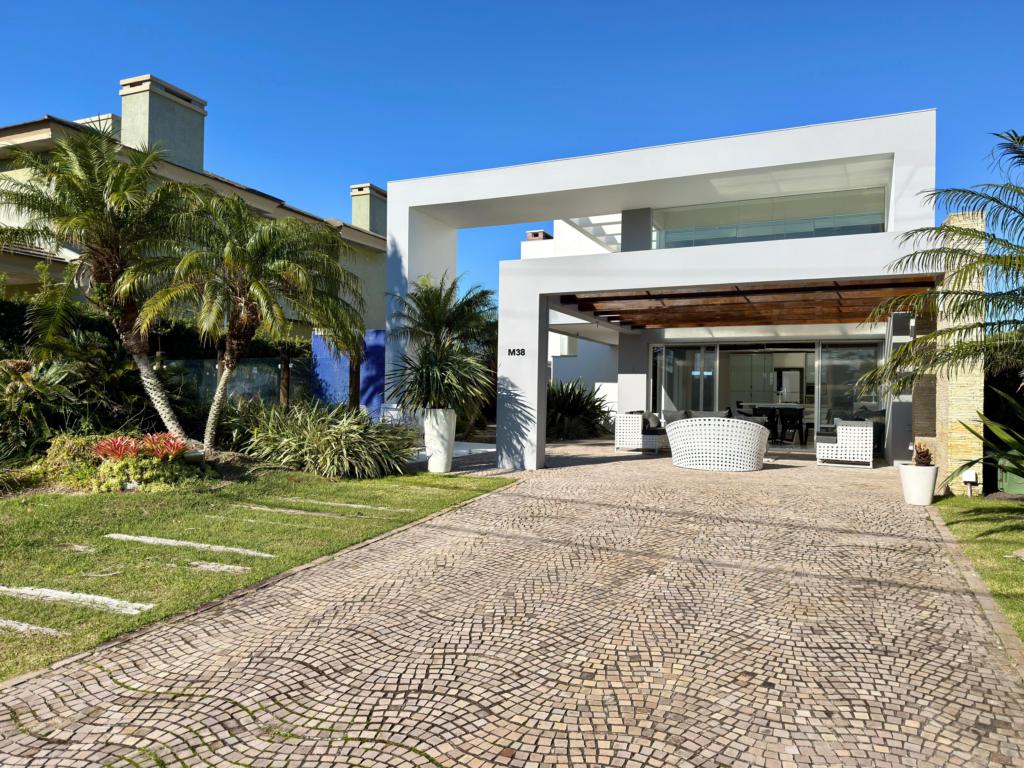 Sobrado 4 Dormitórios