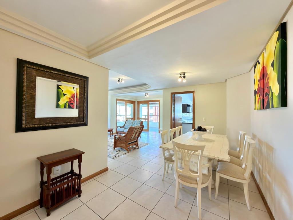 Apartamento 3 Dormitórios