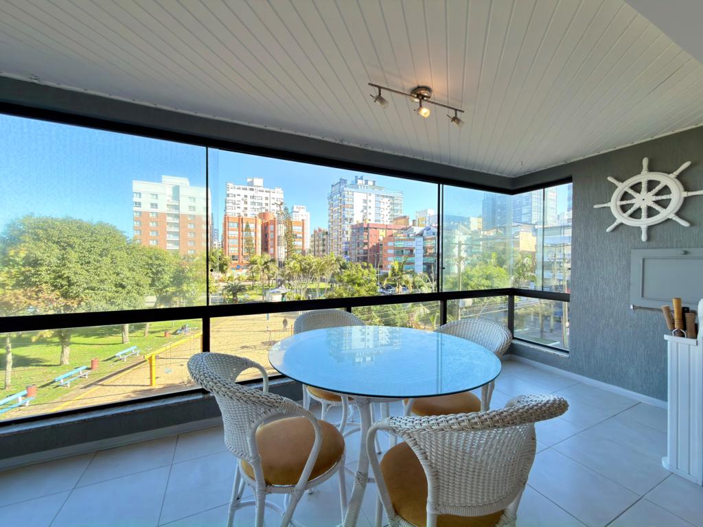 Apartamento 3 Dormitórios