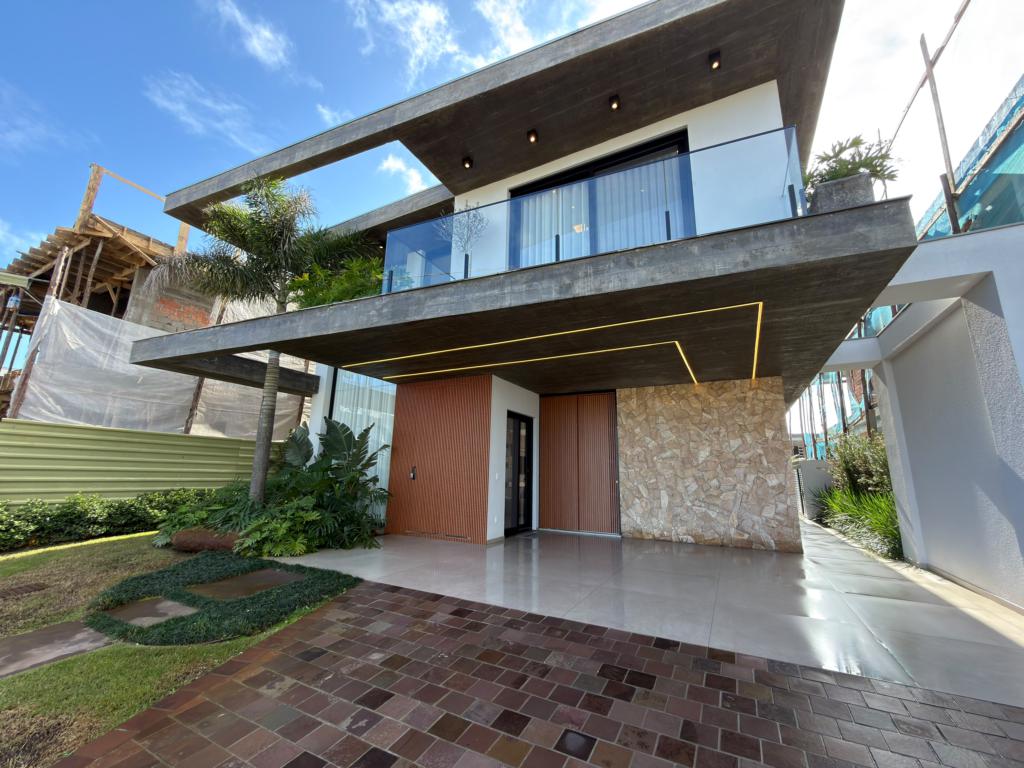 Casa em Condominio 5 Dormitórios