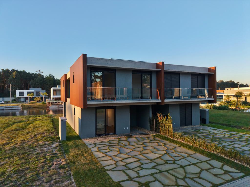 Casa 4 Dormitórios