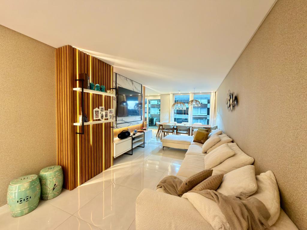 Apartamento 3 Dormitórios