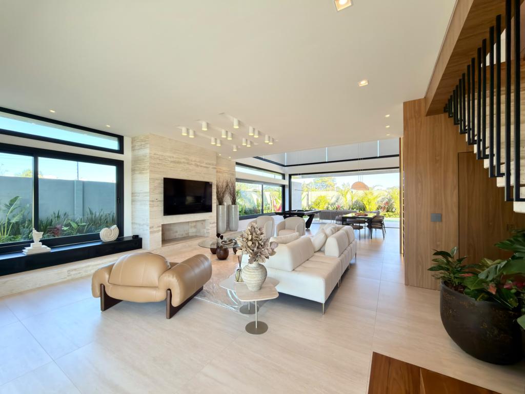 Casa em Condominio 5 Dormitórios