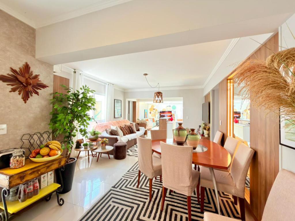 Apartamento 3 Dormitórios